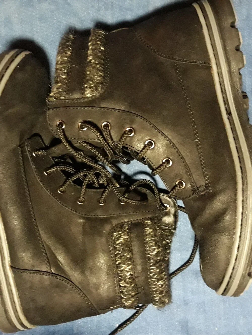 black cuffed boots size 10